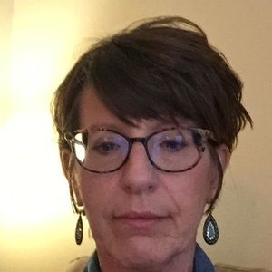 Meet your Posher, Jelayne